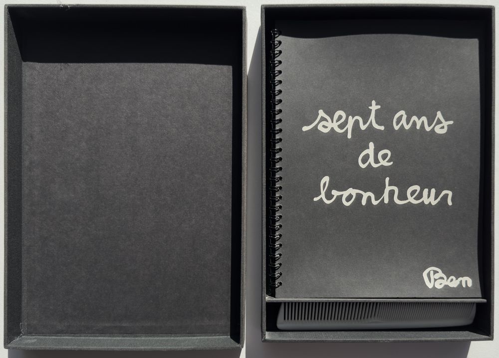 Sept ans de bonheur  - Livre objet avec miroir + dessin et peigne