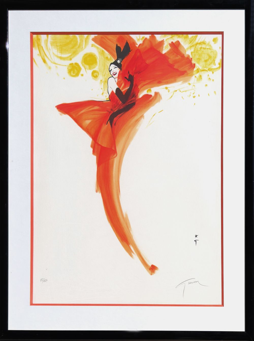 enrubannée de rouge