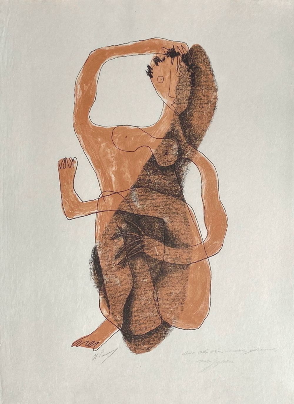 Femme assise à la jambe levée