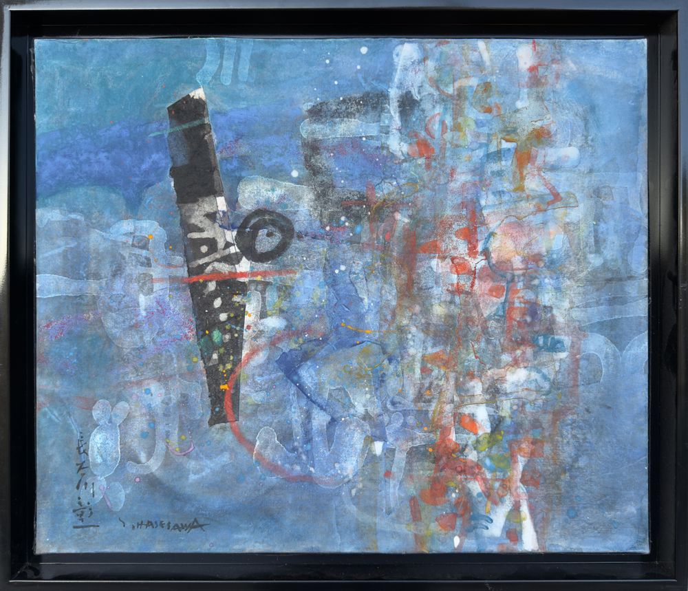 Composition sur fond bleu