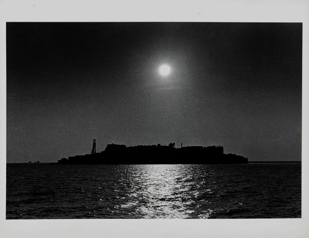 Island without Green - Gunkanjima