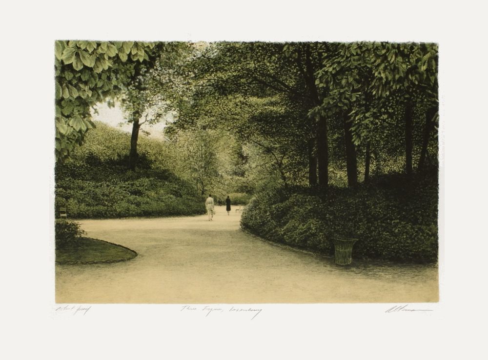 Paris Luxembourg - three figures
