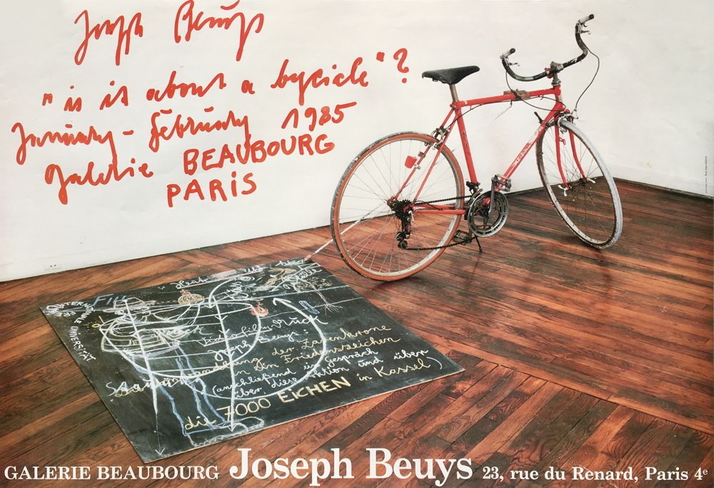 Expo 85 - Is it about a bycicle ?